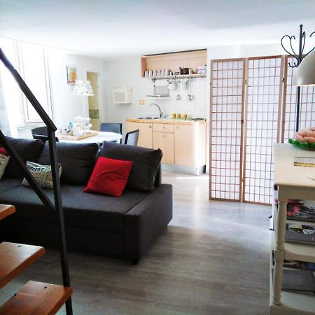 Casa Di Erminia Bed & Breakfast Napoli Dış mekan fotoğraf
