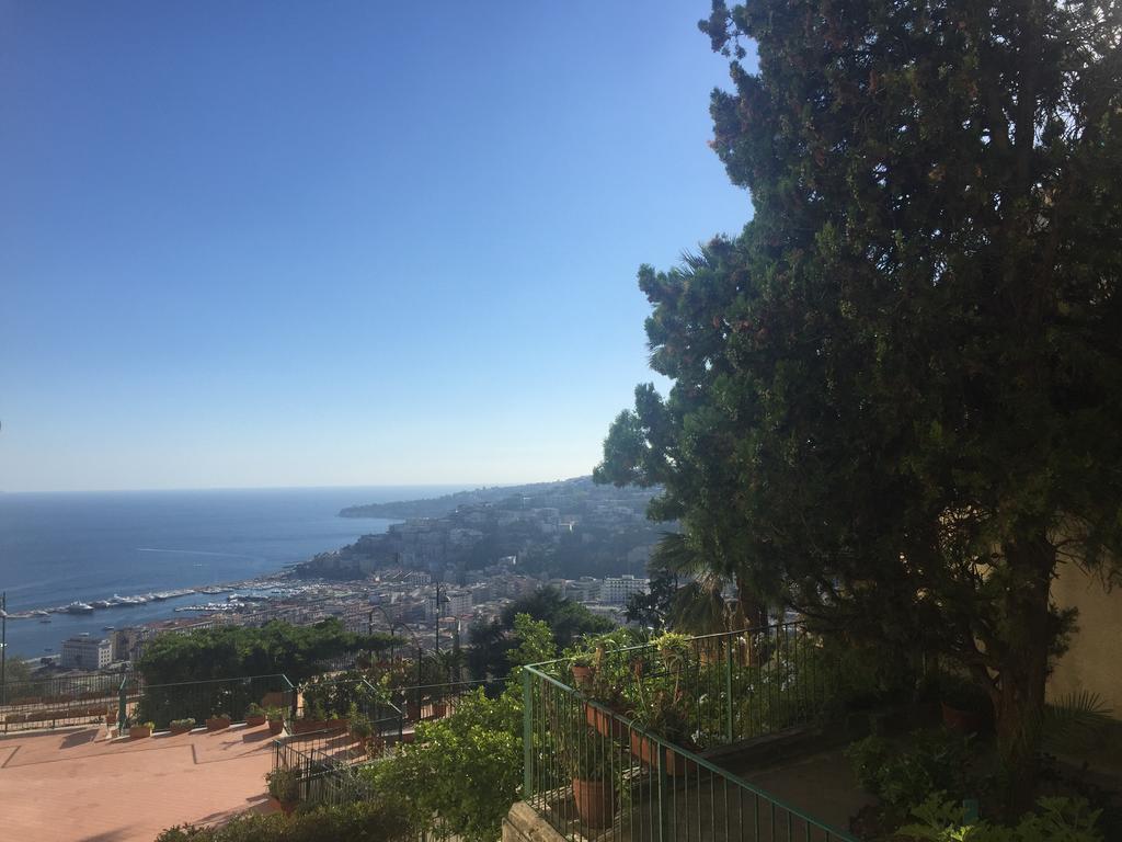 Casa Di Erminia Bed & Breakfast Napoli Dış mekan fotoğraf