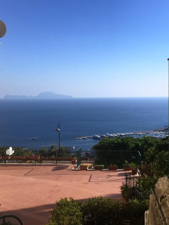 Casa Di Erminia Bed & Breakfast Napoli Dış mekan fotoğraf