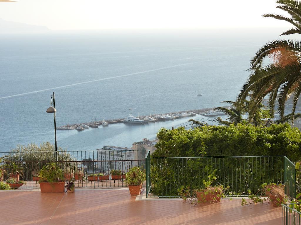 Casa Di Erminia Bed & Breakfast Napoli Dış mekan fotoğraf